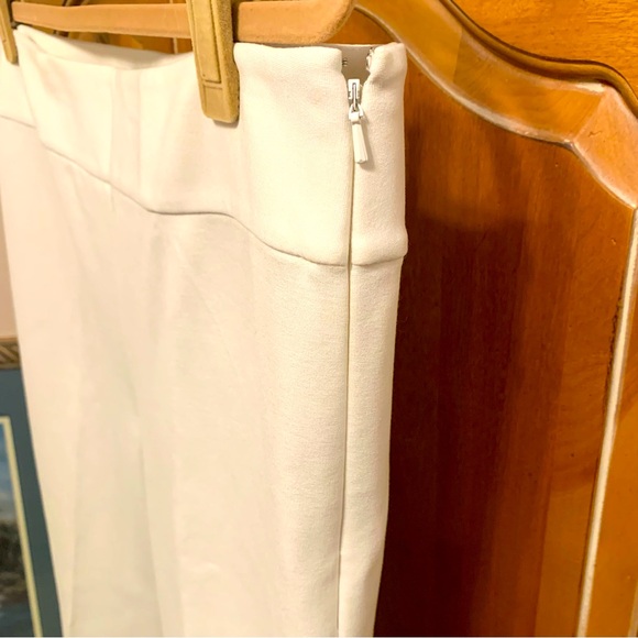 Peck & Peck Women’s White Dress Pants - Picture 3 of 3